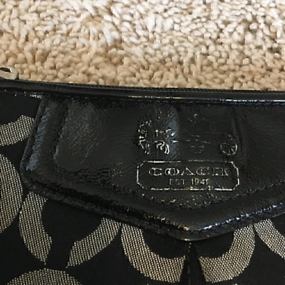 Coach Black and Tan OP Art signature wristlet - Picture 4 of 13